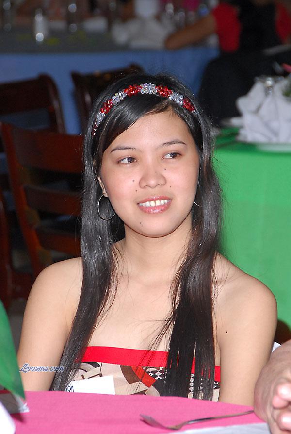 Young Filipino women