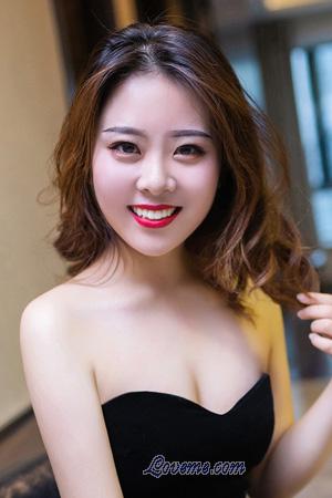 215610 - Lucy Age: 24 - China